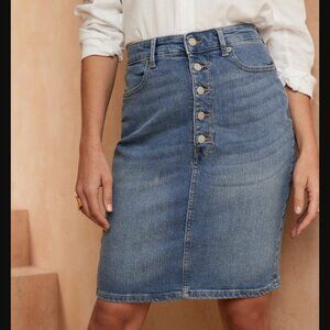 Banana Republic Classic Blue Denim Skirt - Size 29 / 8